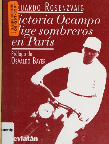 Victoria Ocampo elige sombreros en París